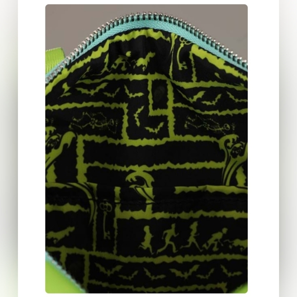 Mystery Machine Van Crossbody Loungefly - Picture 7 of 8